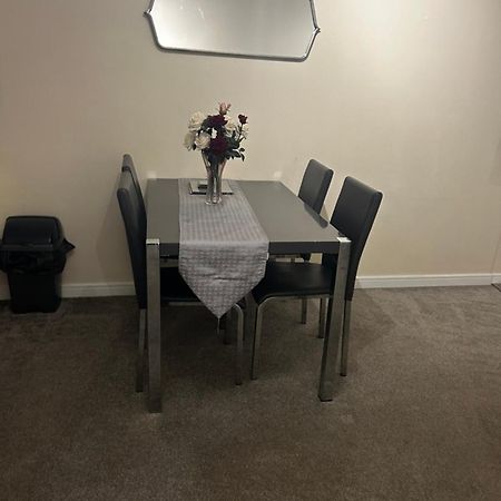 Stylish 2 Bedroom Apartment-Short Term Lets & Serviced Accomodation Reading Luaran gambar